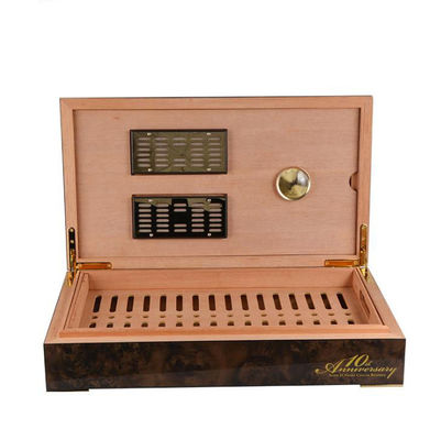 Buy Cedar Wood Large Holds Travel Cigar Humidor Custom Design Lacquer Cigar Box online manufacture